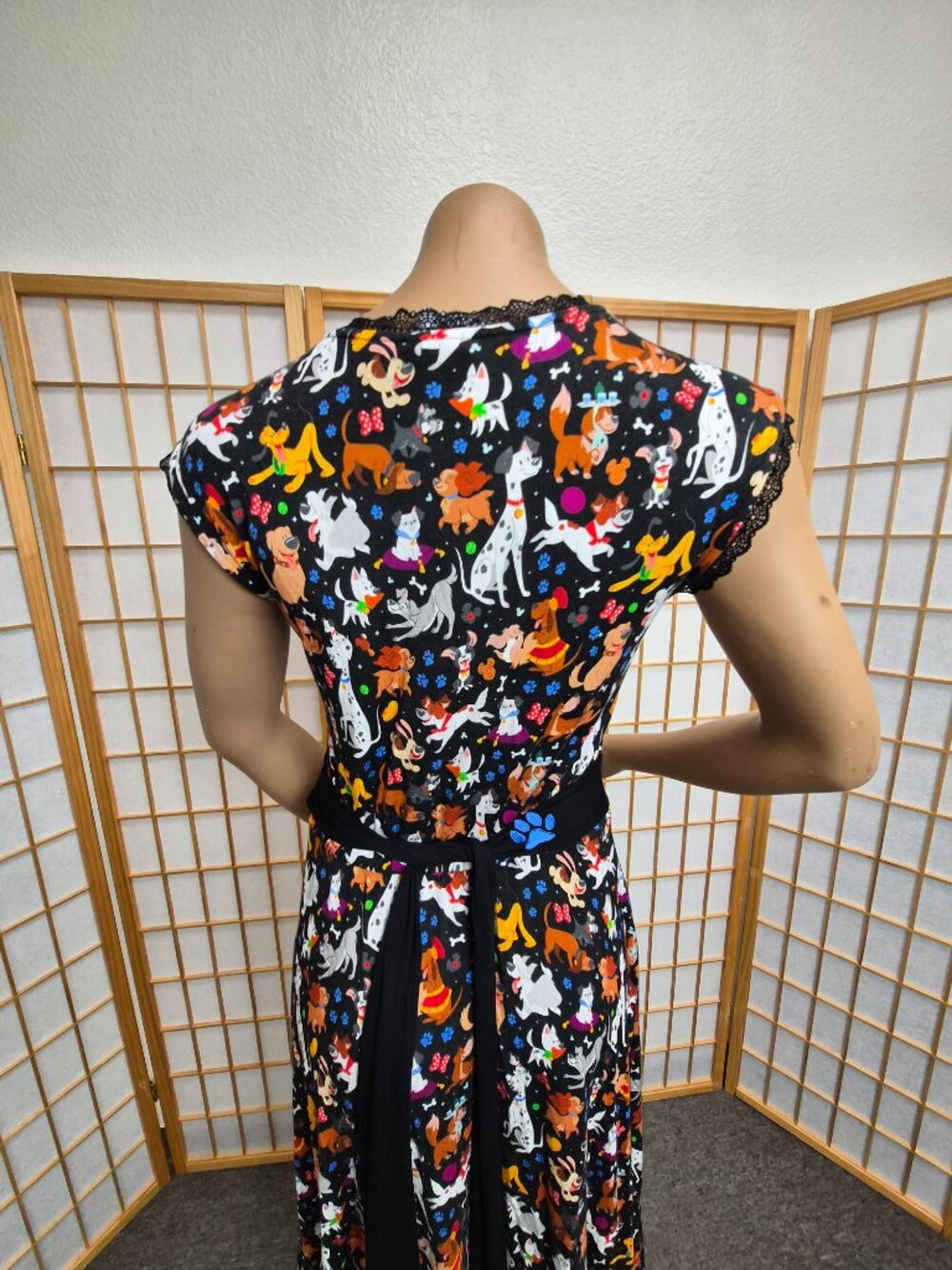 Disney the Dress Shop midi dress with Disney dogs print sleeveless EUC Medium - Picture 6 of 12